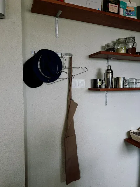 Neighbour's Table