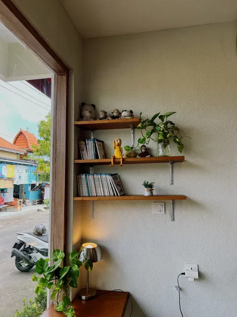 Neighbour's Table