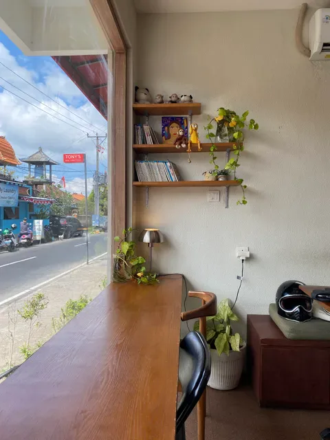 Neighbour's Table