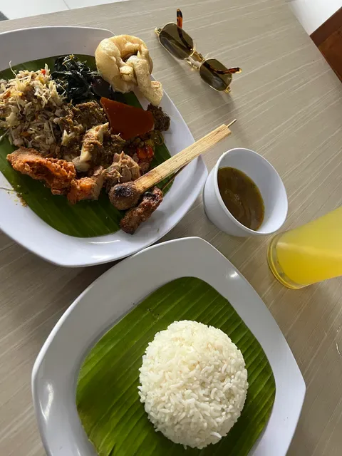 Warung Babi Guling Swari Canggu