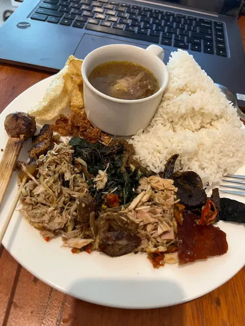 Warung Babi Guling Swari Canggu