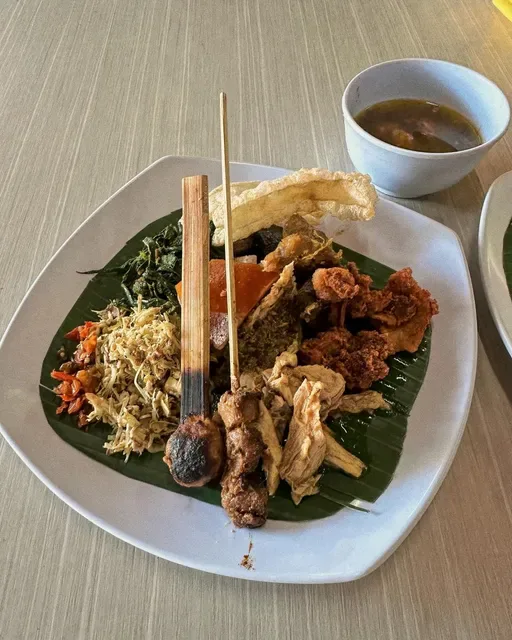 Warung Babi Guling Swari Canggu