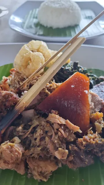 Warung Babi Guling Swari Canggu