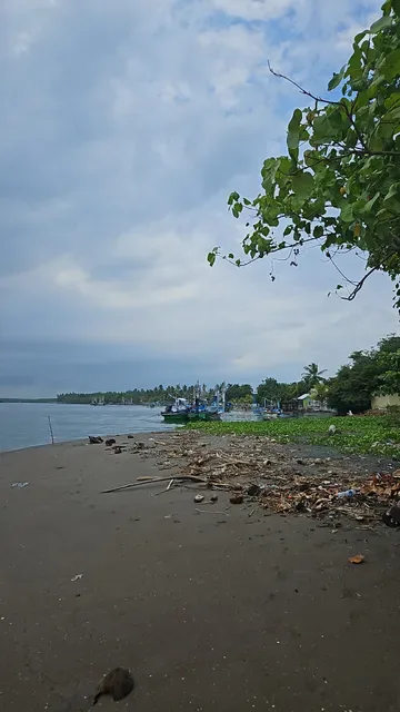 Lesehan Taman Ujung Perancak