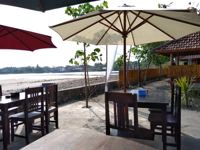 Lesehan Taman Ujung Perancak