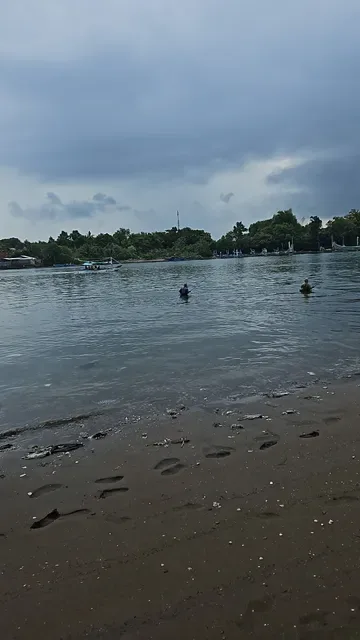 Lesehan Taman Ujung Perancak