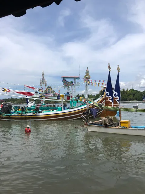 Lesehan Taman Ujung Perancak