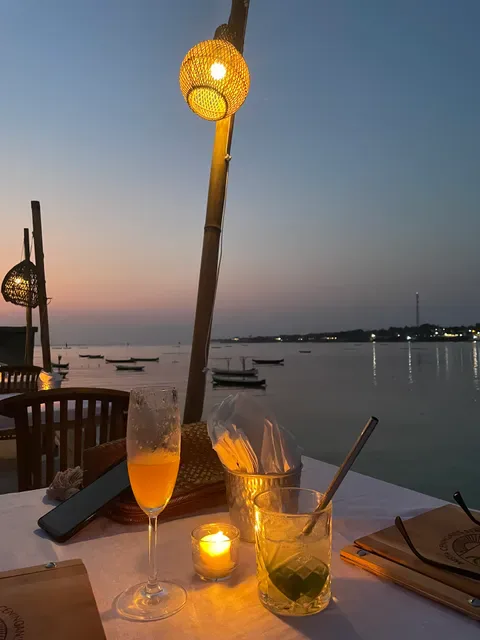 Mista Ceningan Beach Bar