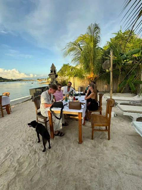 Mista Ceningan Beach Bar