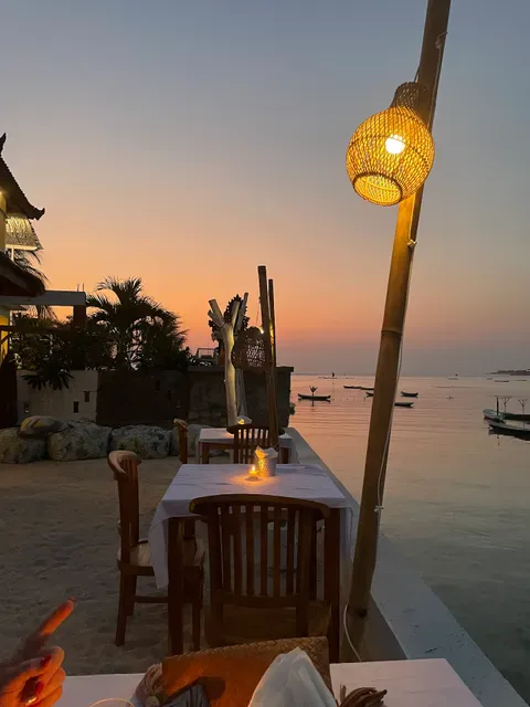 Mista Ceningan Beach Bar