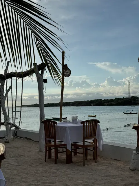 Mista Ceningan Beach Bar