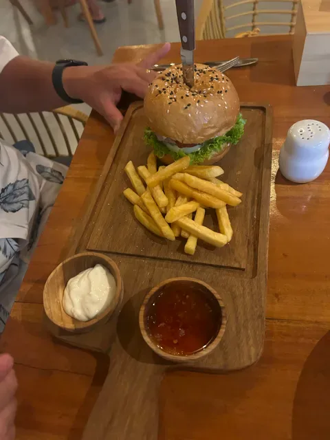 Acala Bar & Bistro Lembongan