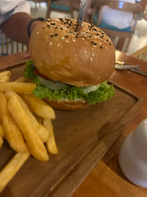 Acala Bar & Bistro Lembongan