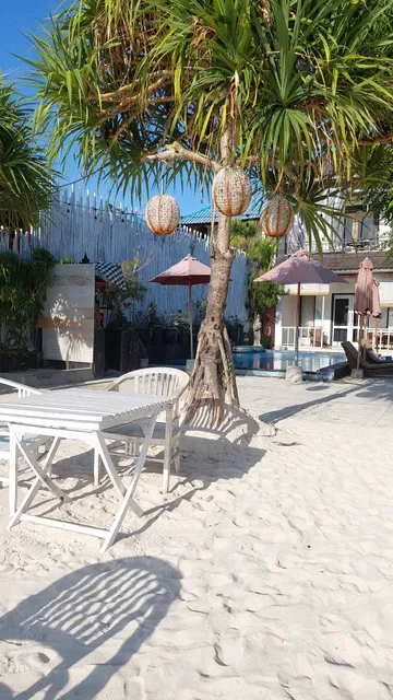 Agus Shipwreck Bar & Restaurant