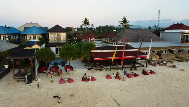 Agus Shipwreck Bar & Restaurant