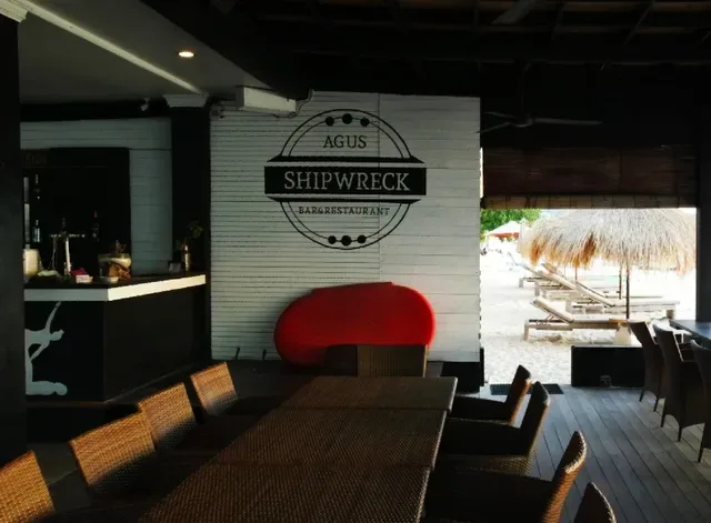 Agus Shipwreck Bar & Restaurant