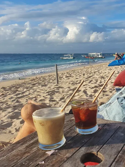 Agus Shipwreck Bar & Restaurant