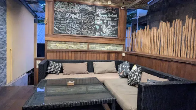 Black Wood Coffee Shop Lembongan