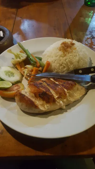 Bubu Beach Bar & Grill