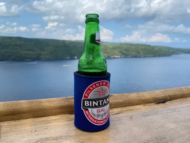 Ceningan Cliffs