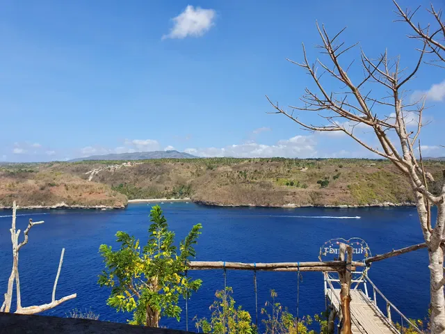 Ceningan Cliffs