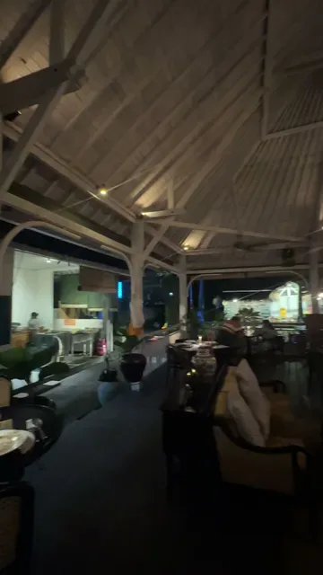 Curry Traders Restaurant and Bar