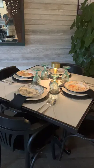 Curry Traders Restaurant and Bar
