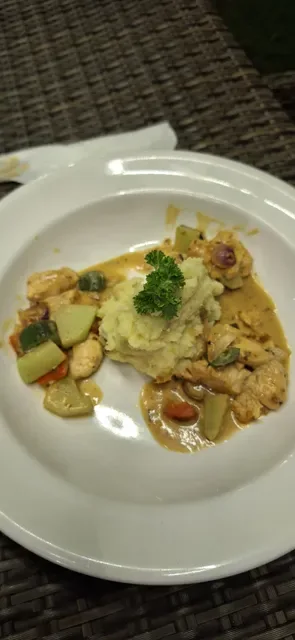 Dmas yummy warung &grill