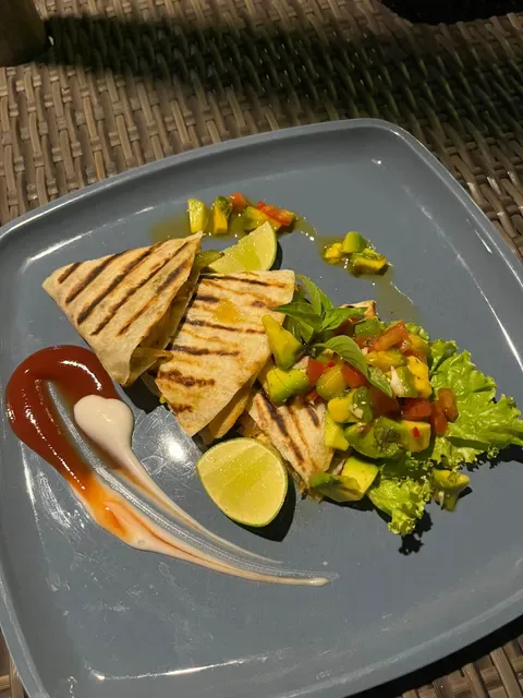Dmas yummy warung &grill