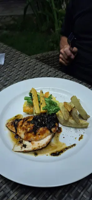 Dmas yummy warung &grill