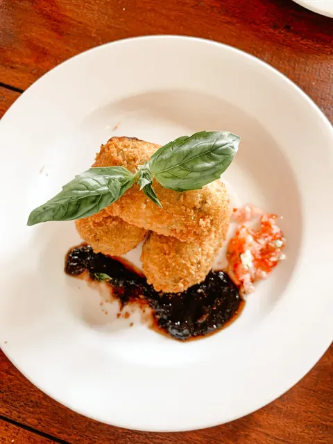Father Field Bistro