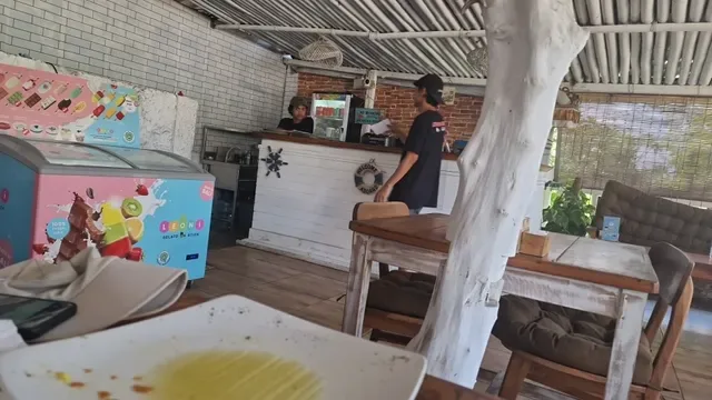Indi Warung Lembongan Bar & Grill