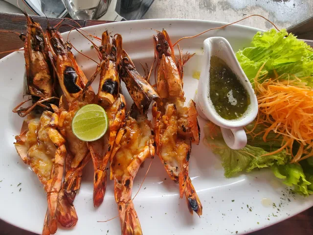 Indi Warung Lembongan Bar & Grill