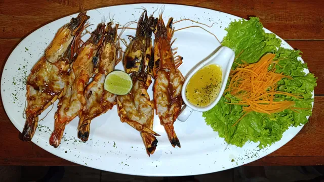 Indi Warung Lembongan Bar & Grill