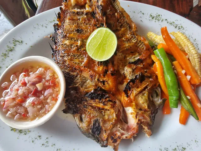 Indi Warung Lembongan Bar & Grill