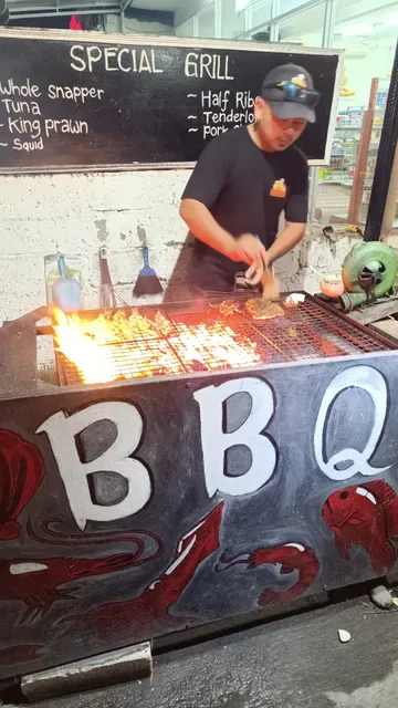 Indi Warung Lembongan Bar & Grill