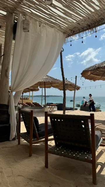 Indiana Kenanga, lembongan