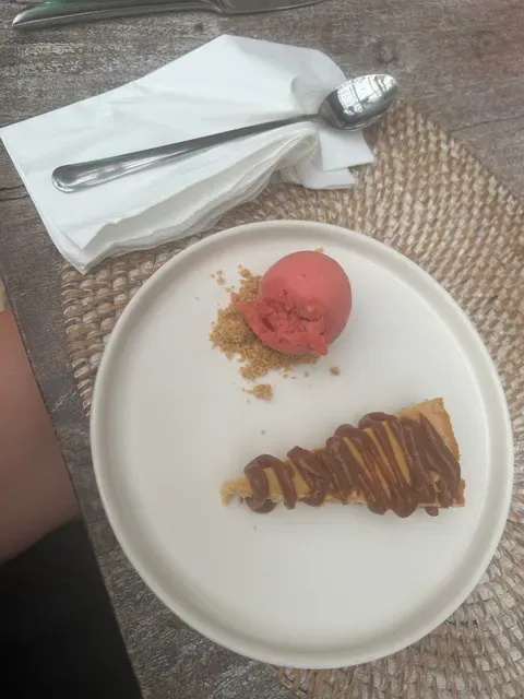 Indiana Kenanga, lembongan