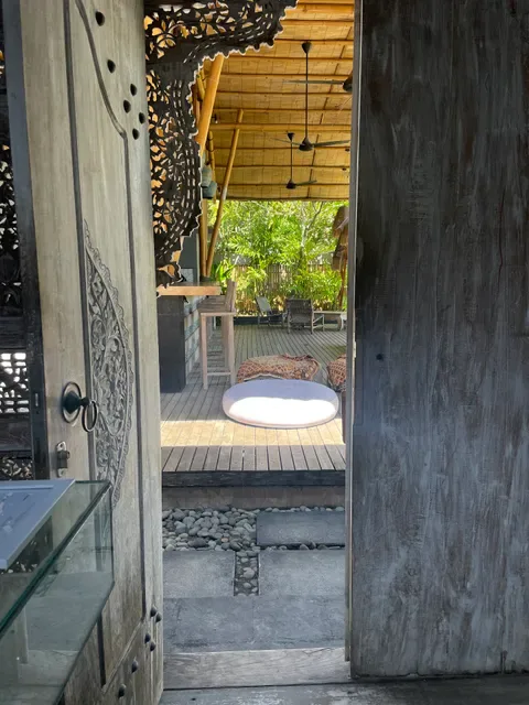 Indiana Kenanga, lembongan