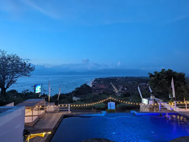 Karana Nusa Lembongan, Pool - Bar - Dining
