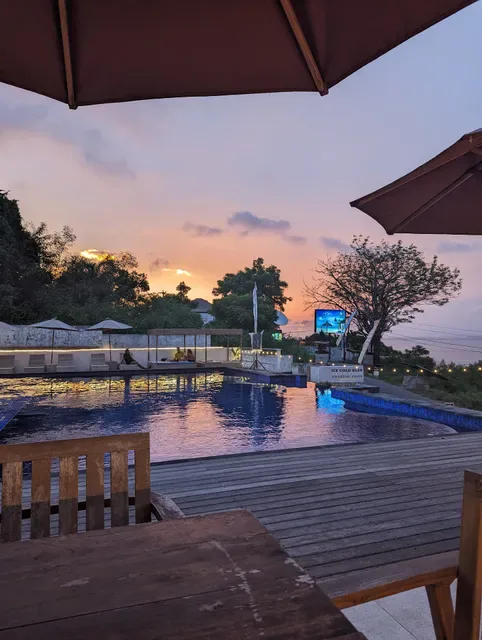Karana Nusa Lembongan, Pool - Bar - Dining