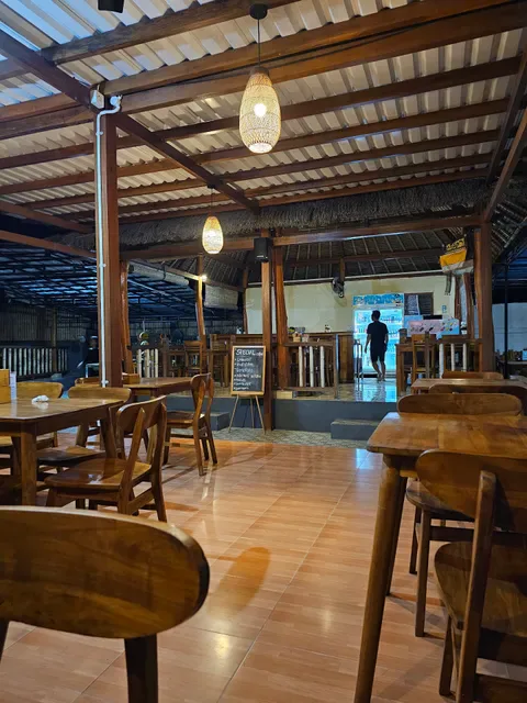 Kelingking Bar and Restaurant