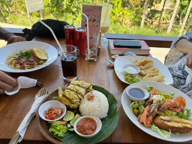 Kelingking Bar and Restaurant