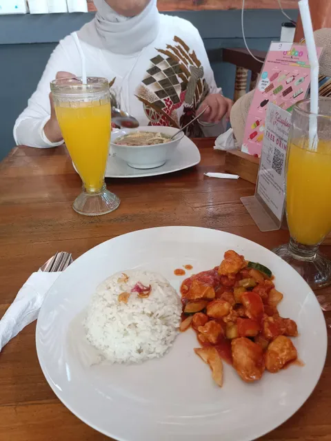 Kelingking Bar and Restaurant