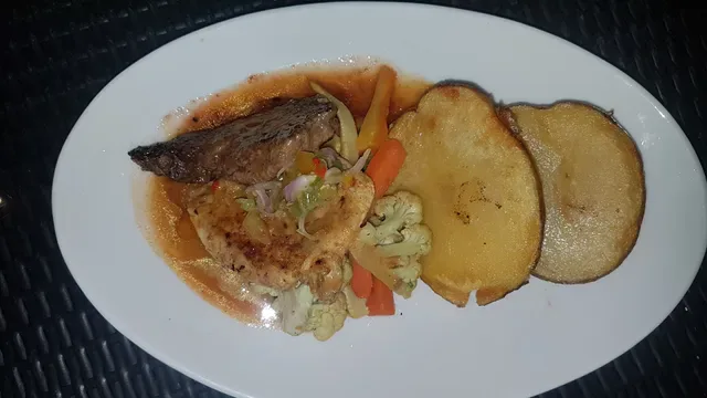 Lgood Bar And Grill Lembongan