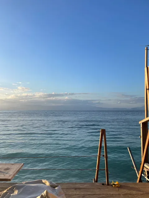 Lunak Café by The Sea