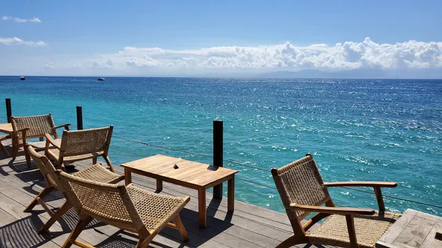 Lunak Café by The Sea