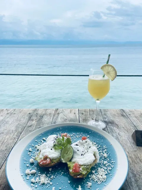 Lunak Café by The Sea