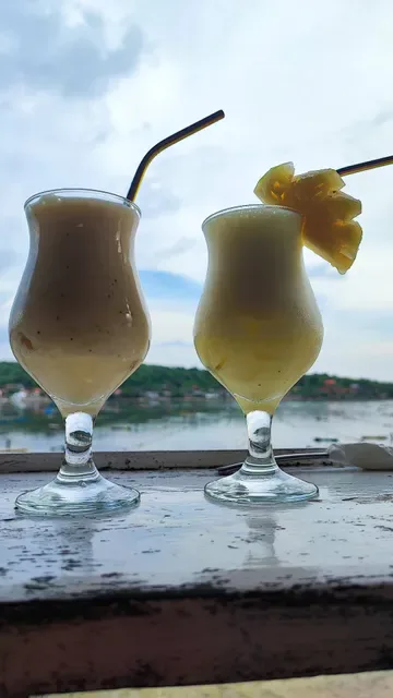 Mama Mia Bar & Grill