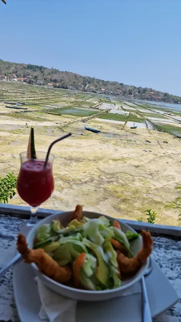 Mama Mia Bar & Grill